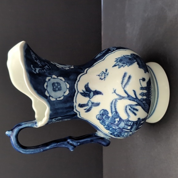 Antique Chinese Qianlong Flow Blue Porcelain/Pottery Mini Pitcher. - Picture 3 of 9